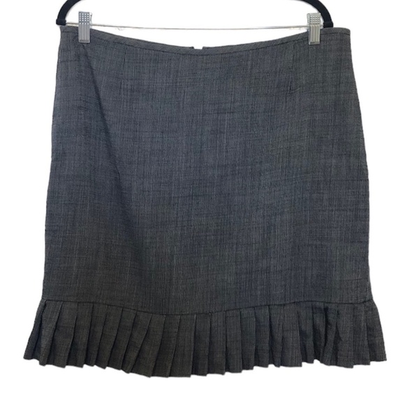 TAHARI Skirt Women's Size 16 Petite Black Gray 100% Wool - Picture 1 of 9